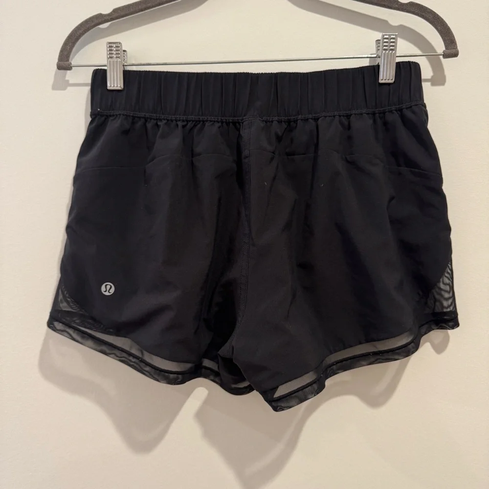 Lululemon Shorts 2.5” Inseam Size 6 Black - Picture 2 of 6
